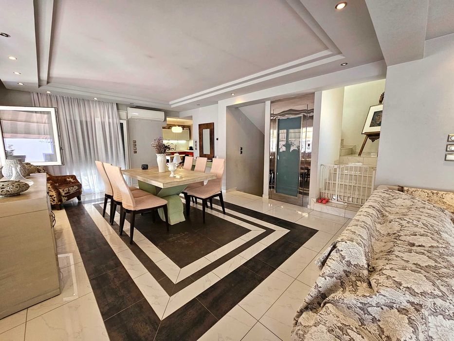 ПРОДАВА се самостоятелна къща 328кв.м в ПОТАМУДИЯ на Кавала (код 8071)