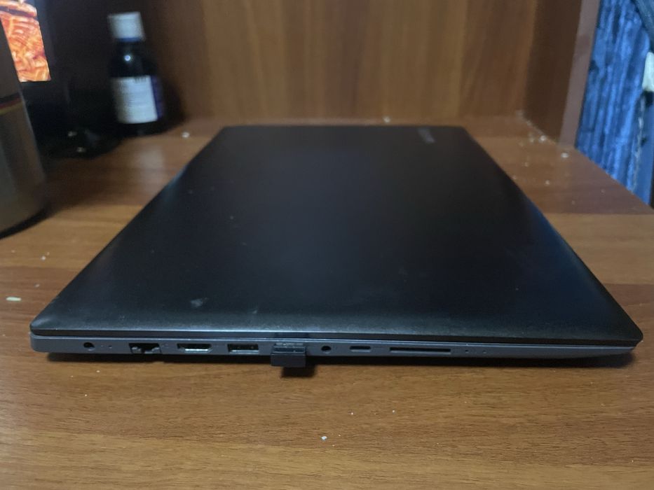 Lenovo i3 7-avlod 12GB RAM 1TB + 128SSD