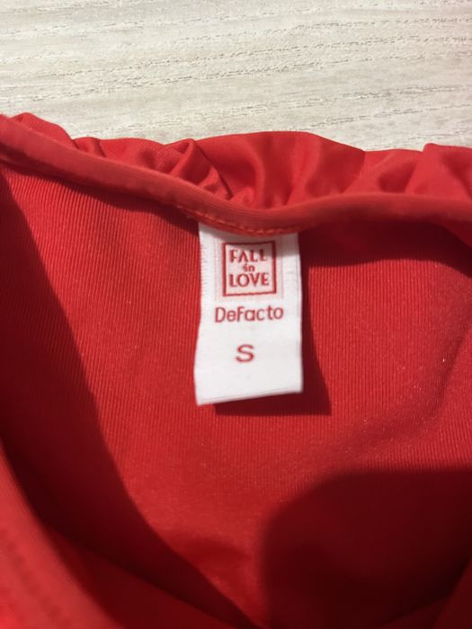 Продавям цял бански Defacto, размер S