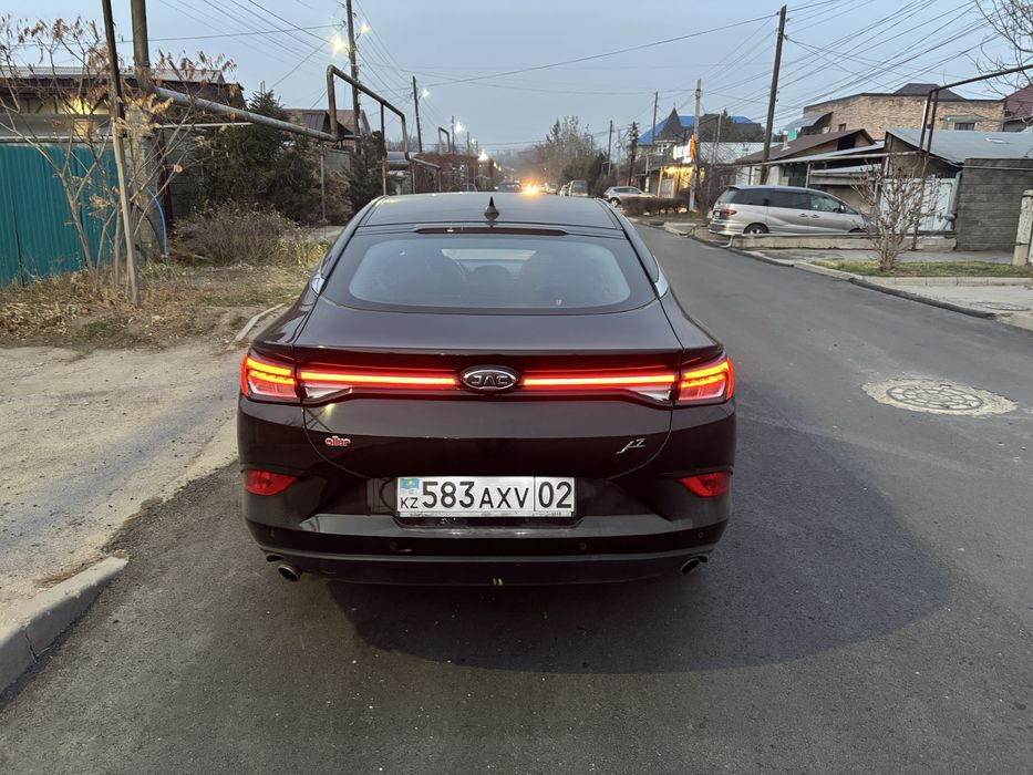 Автомобиль Jac j7 2023 года
