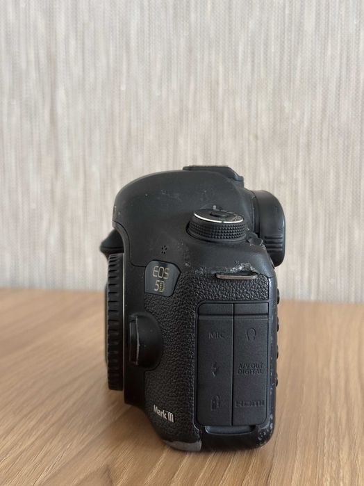 Canon EOS 5D Mark III