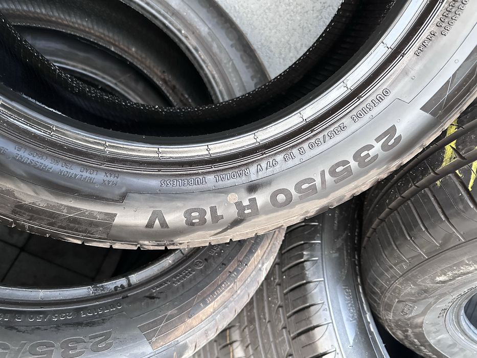 Set 4 anvelope Continental 235/50 R18