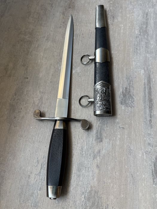 Pumnal sovietic ,   .