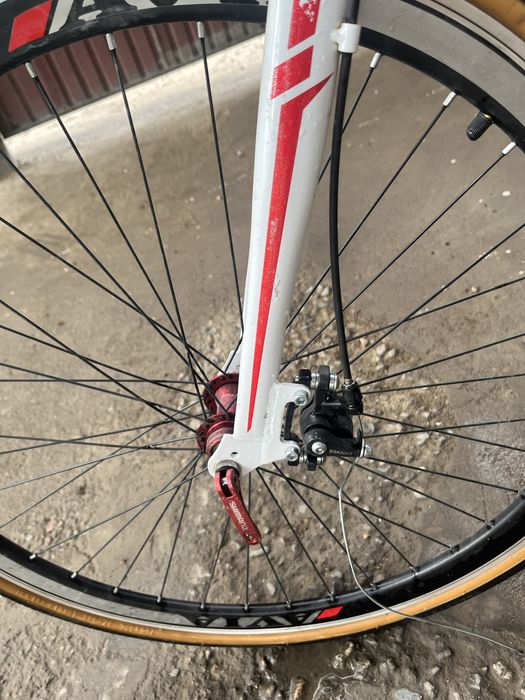 Велосипед шосеиник, шоссе