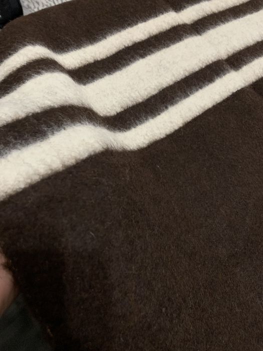 Два броя чисто нови вълнени одеяла