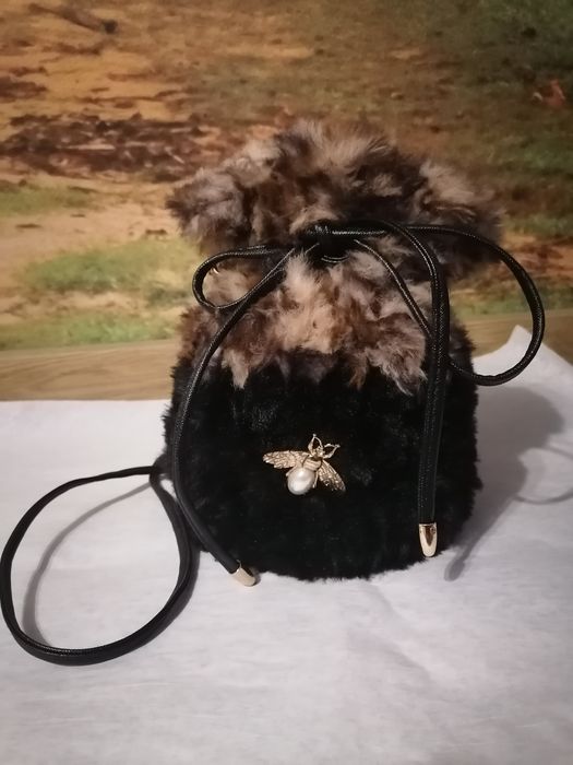 ПУХКАВА чанта-ръчно изплетена