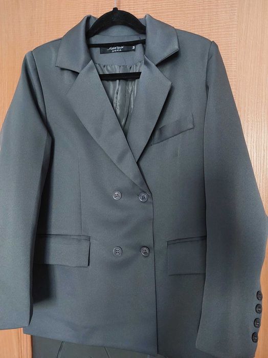 Новые пиджаки , размер 44.