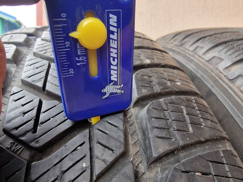 Anvelope 215/65R17 marca Pirelli,M +S