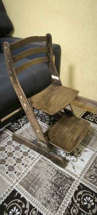 Продам ростущий стул.