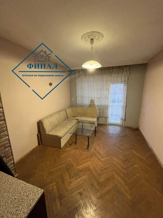 Продава се 4-стаен тухлен апартамент в гр. Велики Преслав