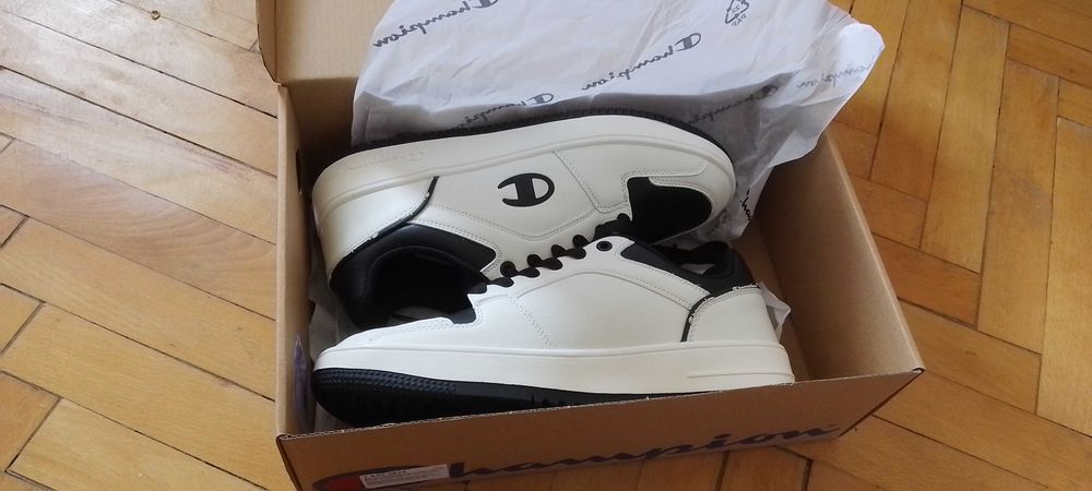 Бели kецове Champion