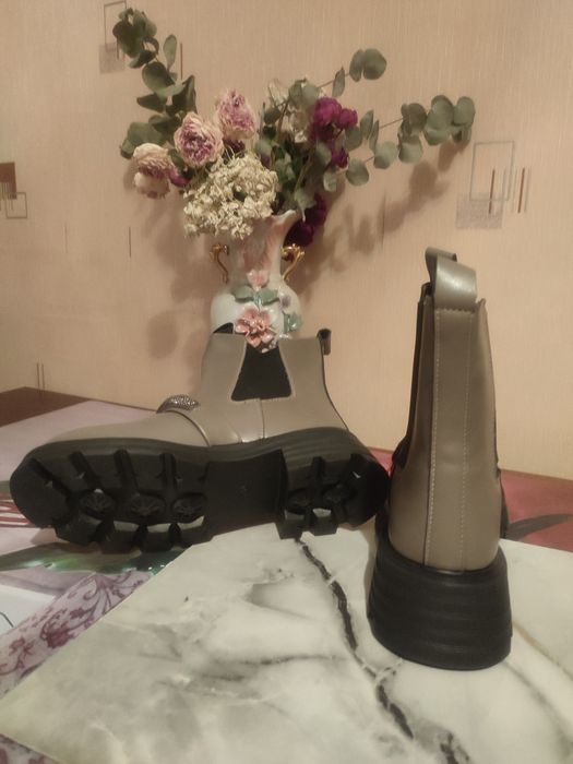 Продам новые сапоги