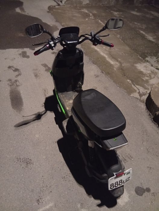 Продам скутер в хорошие руки состояние идеальное