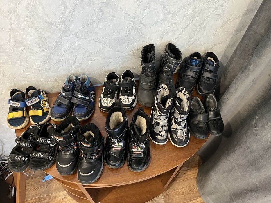 Продам детские вещи и обувь