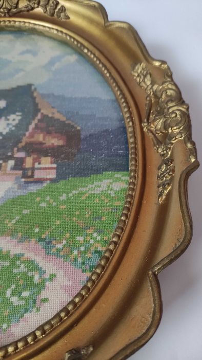 Овален гоблен в барокова рамка остъклен