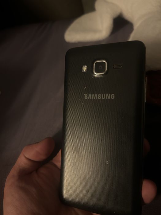 Самсунг с разбитым стеклом