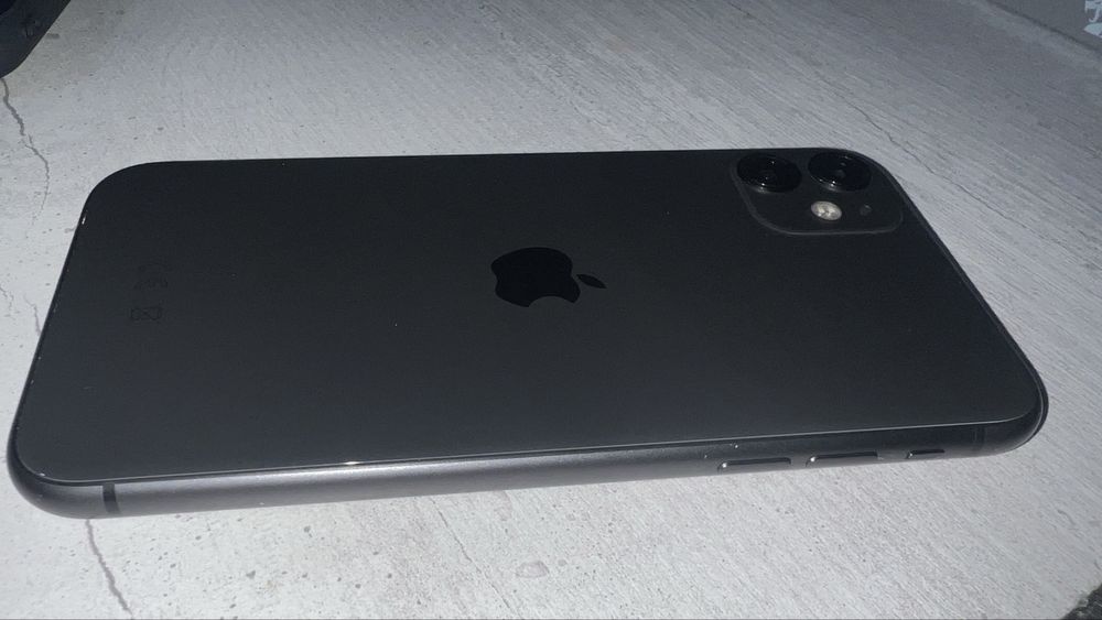 Продам Iphone 11