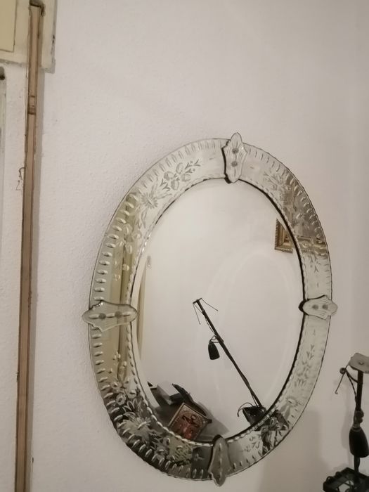 Oglinzi venețiene și mobilier sufragerie