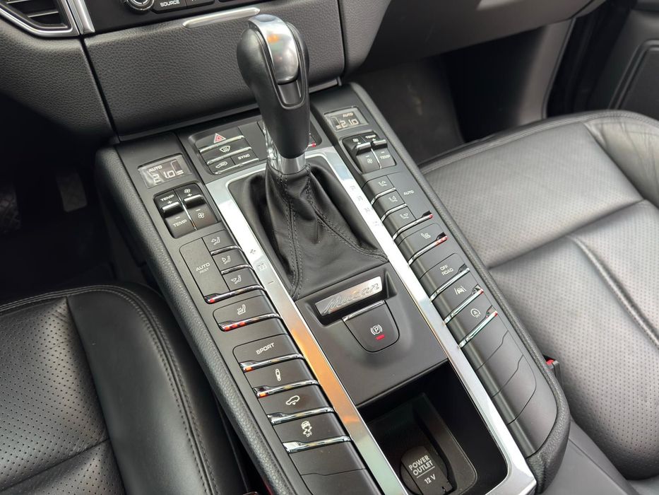 Porsche Macan GARANTIE 12 Luni !Awd, Panorama, Xenon, Led Daylight