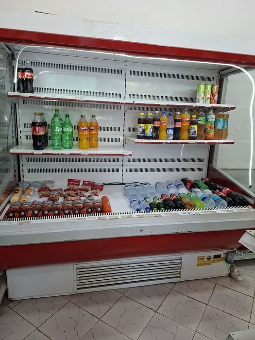 витрина холодильник сотилади