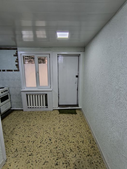 2 х ком. квартиры в СПУТНИКЕ в деревянном доме в большом АССОРТИМЕНТЕ