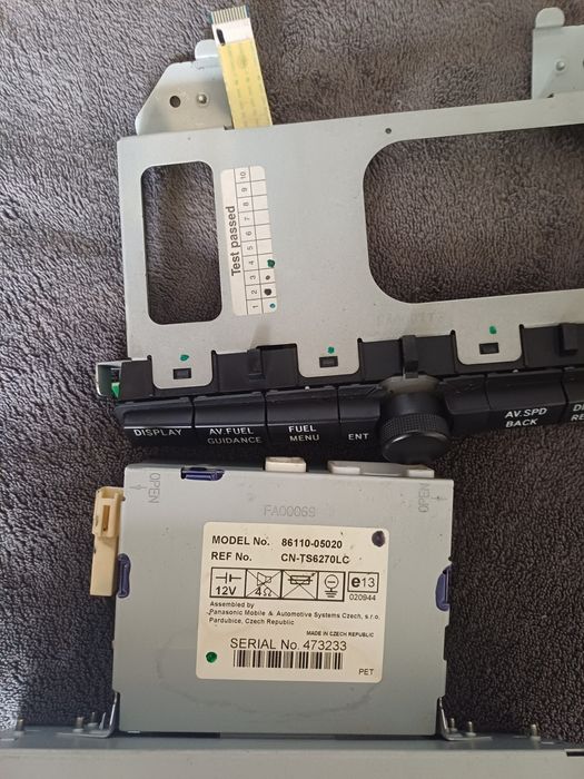 Toyota Avensis T25 централна конзола