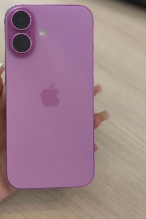 продается Айфон 16