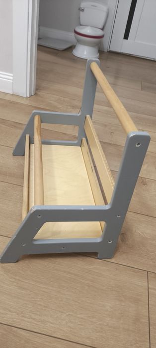 Полка для книг Монтессори