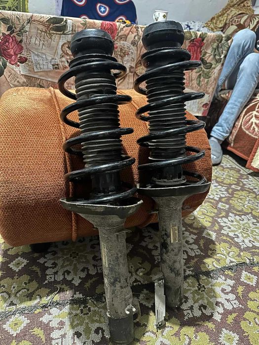 Продавам предни пружини за Ауди А3