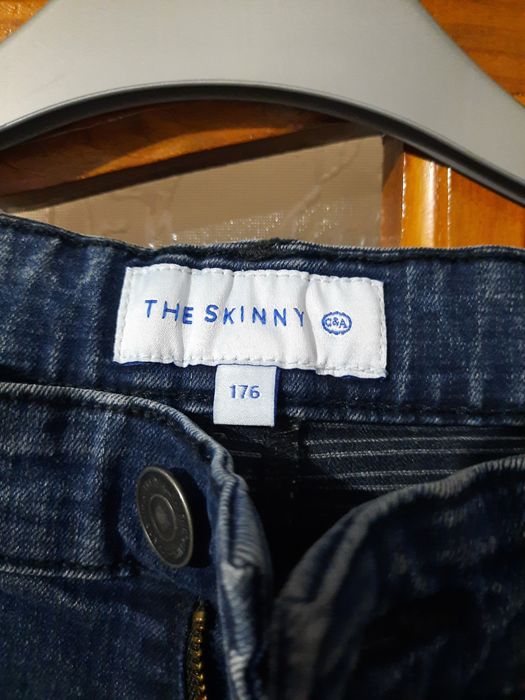 Lot 5 perechi de blugi și o pereche pantaloni de trening