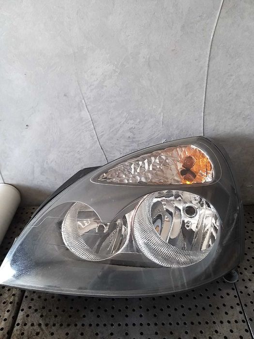 Far stanga renault clio 2 facelift 15601900li