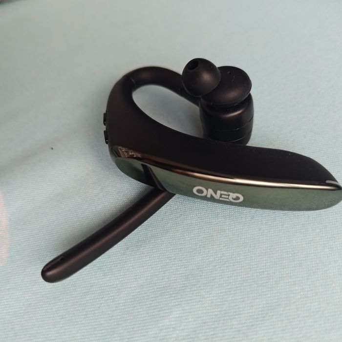 Casca wireless bluetooth F910 cu 2 microfoane eliminare zgomot de fond utilizare pe 2 dispozitive simultan 16 ore de autonomie