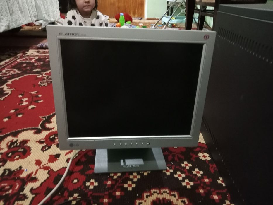 Продам компьютер монитор процессор