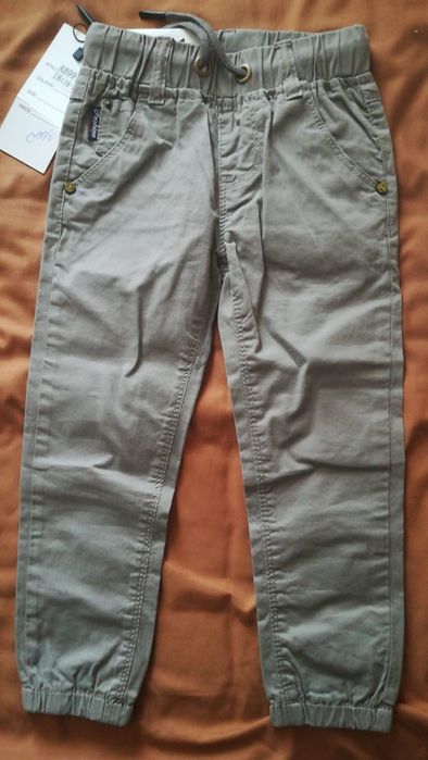 Продам лёгкие брюки лет на 2-3