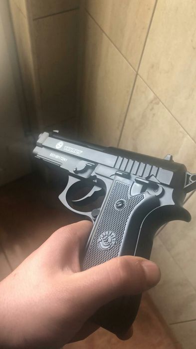 Pistol Airsoft Beretta (MODIFICAT) full metal CO2/Greengas pe bile 6mm