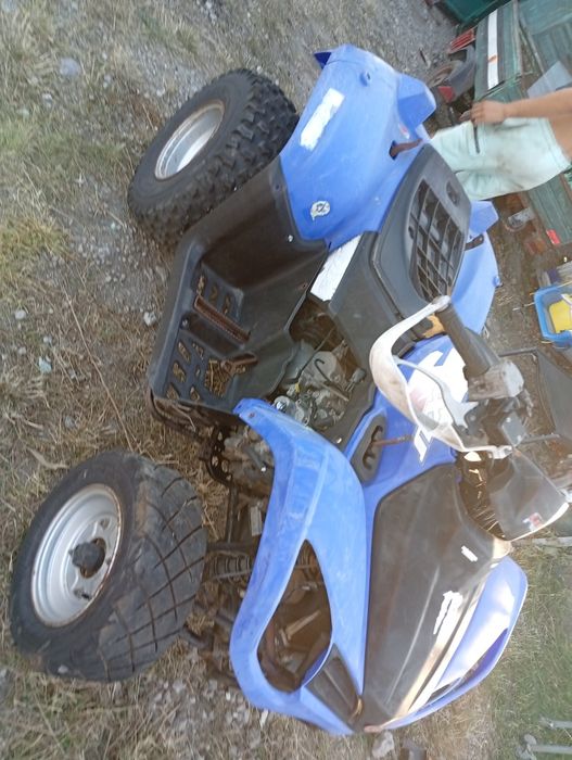 E de vânzare ATV ul meu are o problemă nu îmi dă scânte fac schimburi cu un ATV sau cu o trotinetă cu chirin G4i