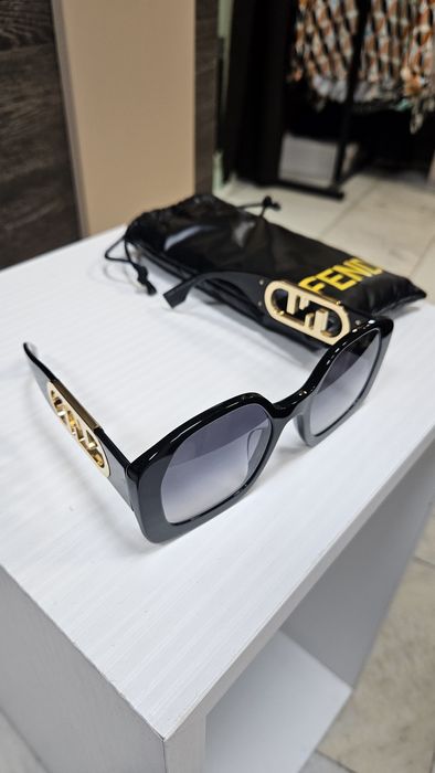 Дамски слънчеви очила FE40048U 01B 54