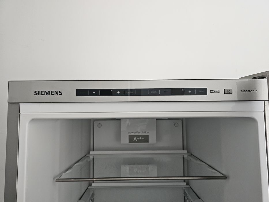 Хладилник с фризер SIEMENS