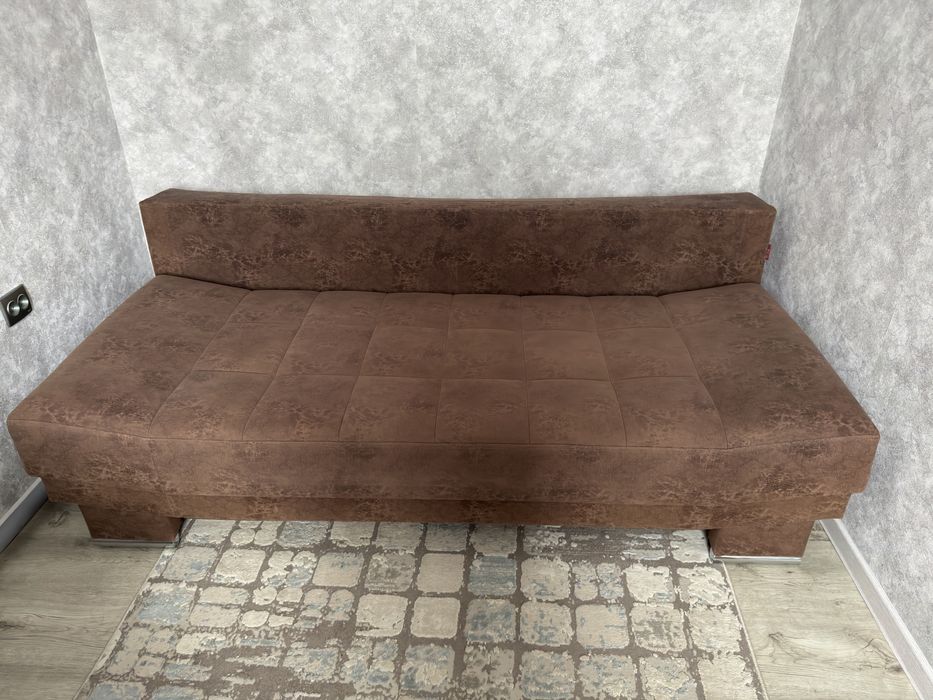 Продам диван в хорошем состоянии