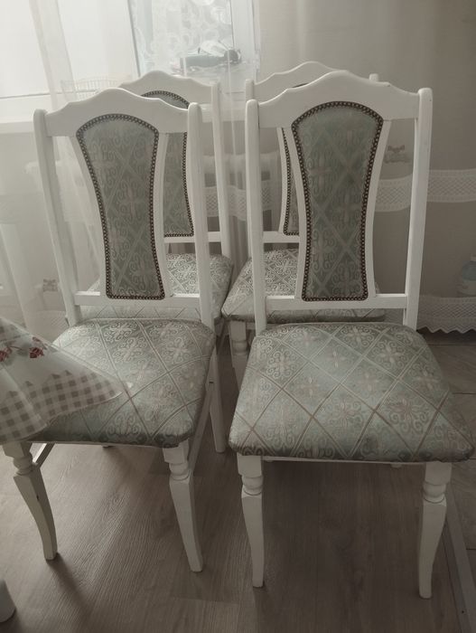 Продам стол и стулья б/у