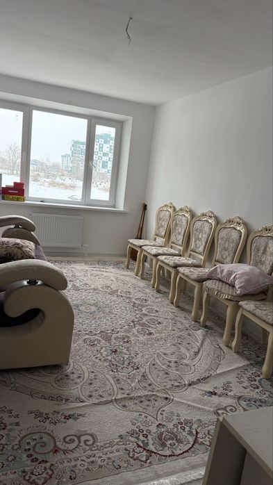 Стулья и палас в отл сострянии