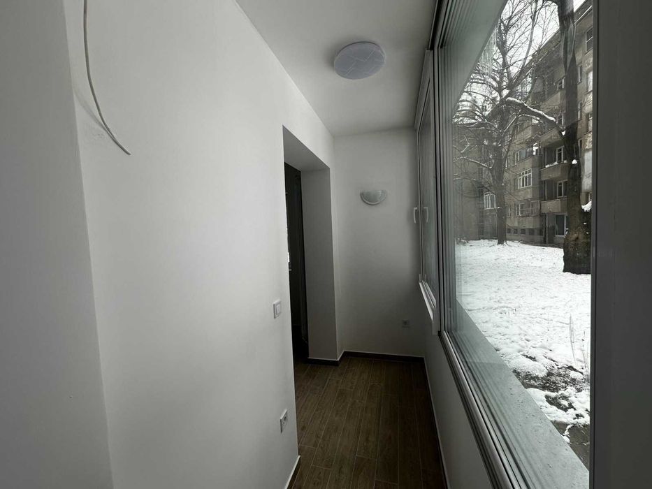 Дава се под наем Двустаен апартамент в София, Център - 52 кв.м за 800 € - Снимка #2