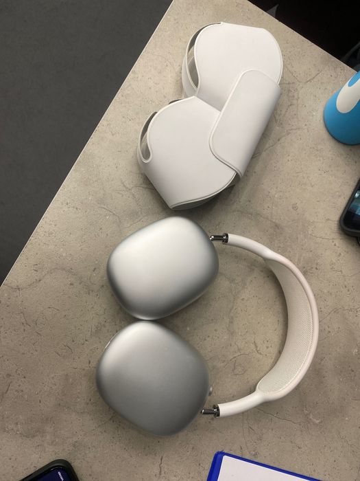 AirPods Max наушники