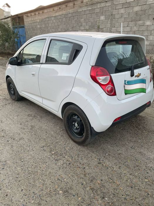 Спарк автомашинаси сотилади