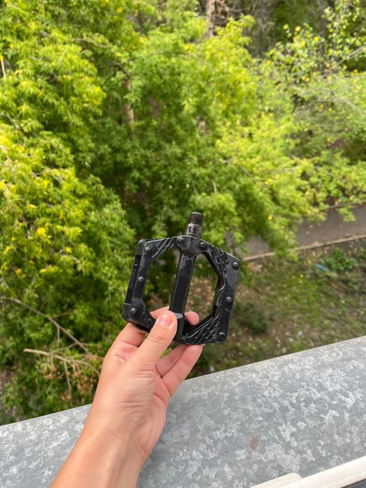 Продам педали 2 штуки б/у