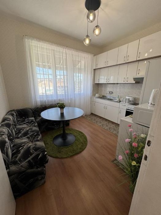 Дава се под наем Четиристаен апартамент в Пловдив, Център - 100 кв.м за 612 € - Снимка #2