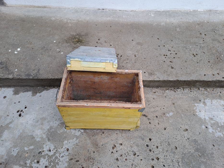 Inventar apicol,rame,cutii,roinite