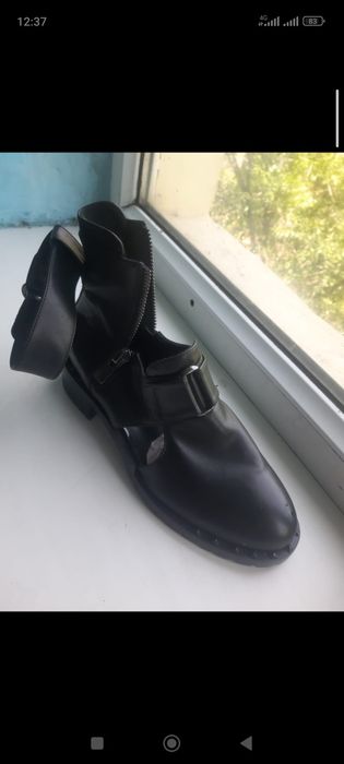 Обувь срочно продам