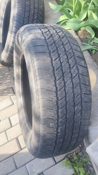 Bridgestone Dueler H/T 684II.
