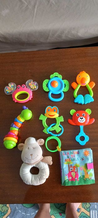 Бебешки играчки за количка